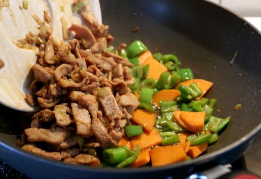 如何烹饪肉片嫩又美味