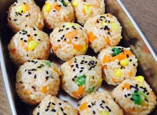 饭团怎么做 饭团的做法流程实例教程