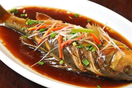 鲈鱼怎么做美味又简单