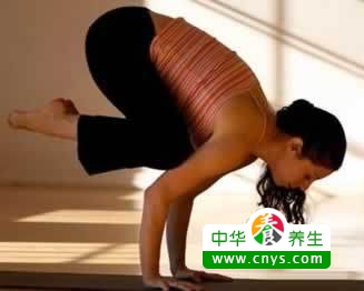 快速瘦手和背 四式瑜伽健身甩开不必要肉肉