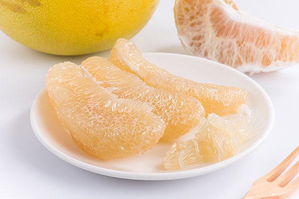  红心柚和柿子饼能一起吃吗