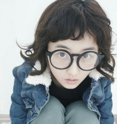 零零后短头发弄哪些头型漂亮 子峰妹妹来示范性