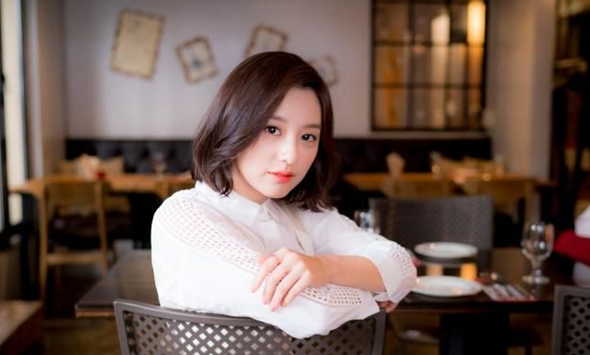 金智媛短发图片释放中性化风采 太阳的后裔女医官