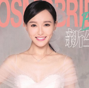 拍结婚照发型图片 大麻花辫发披巾长发卷发